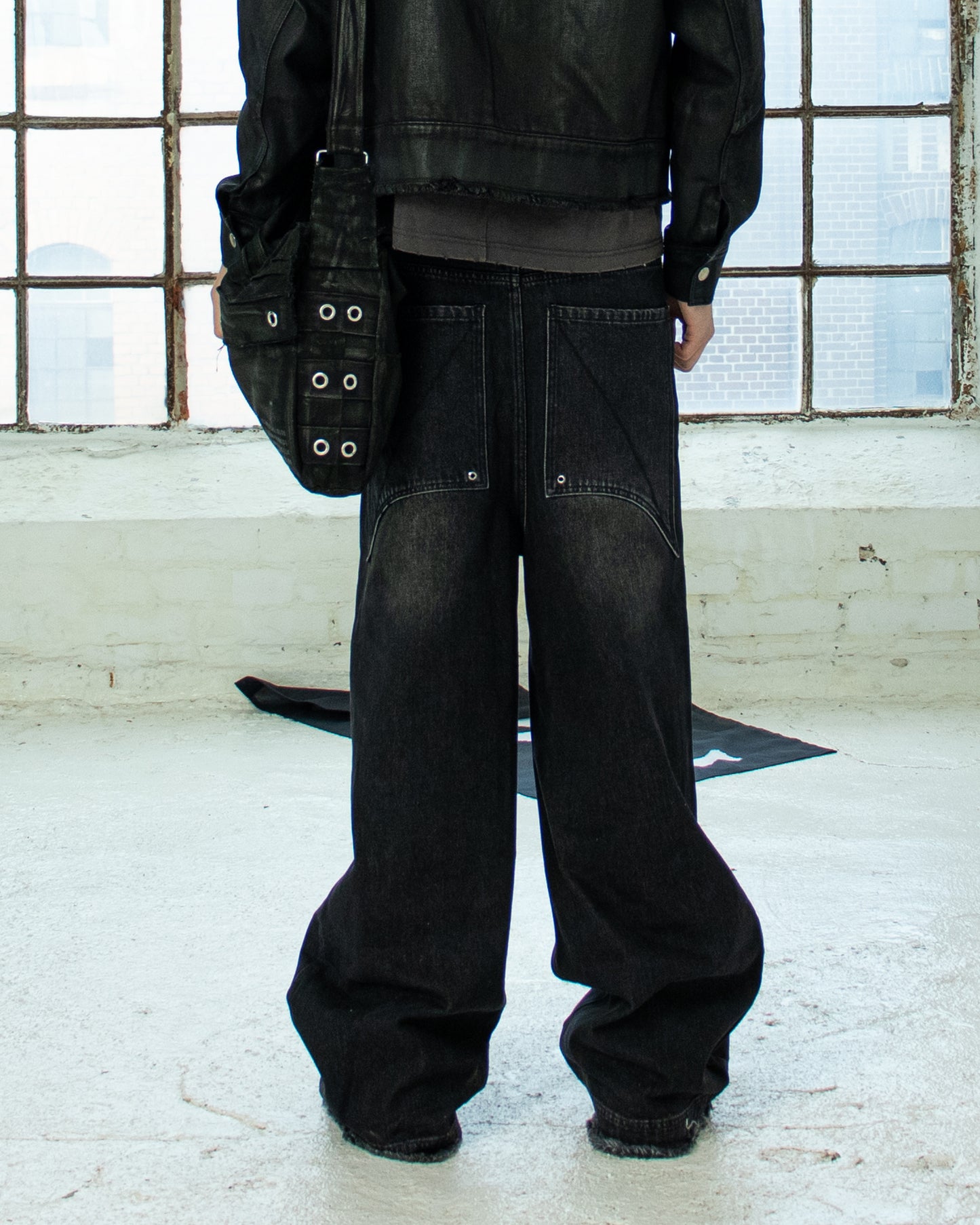Somnium binary grey washed denim