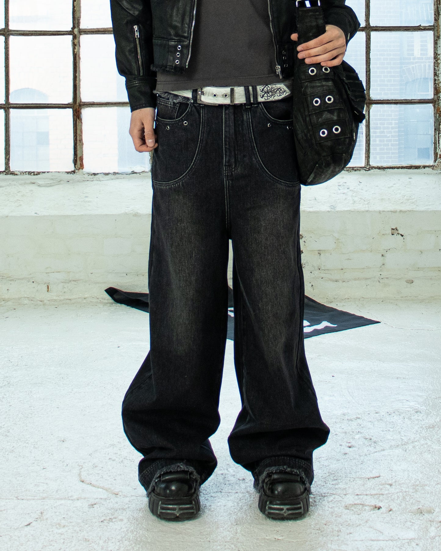 Somnium binary grey washed denim